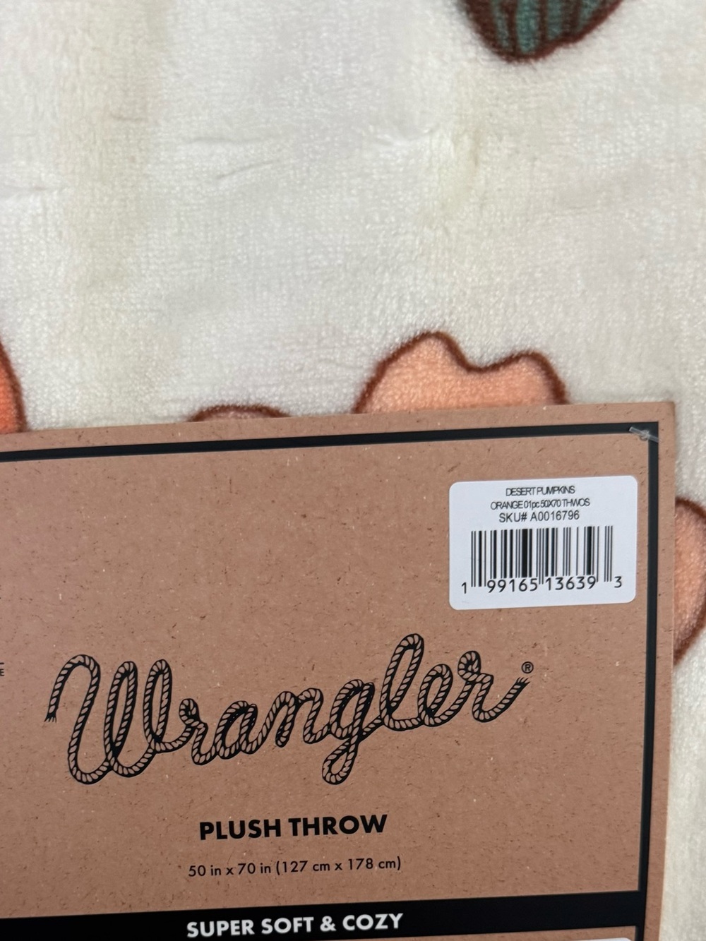 Wrangler Halloween pumpkin cactus Plush Throw blanket - Picture 3 of 3